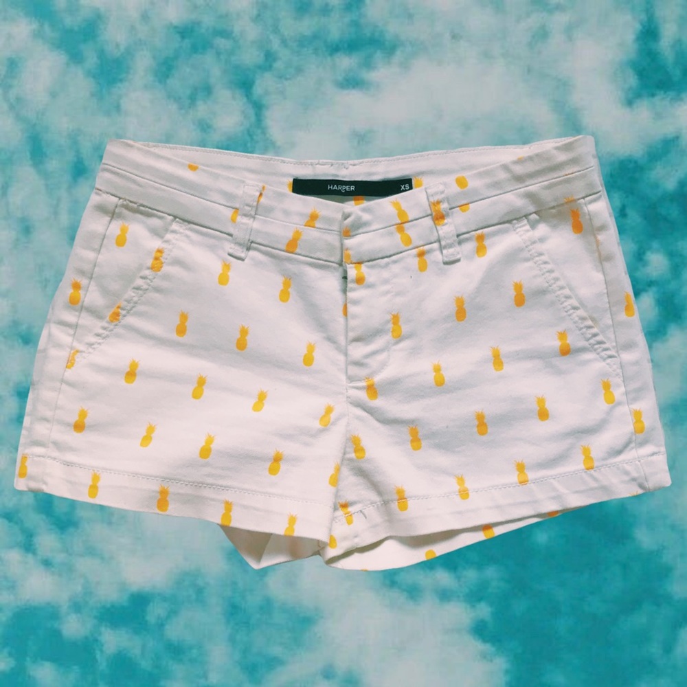 White Shorts 🍍